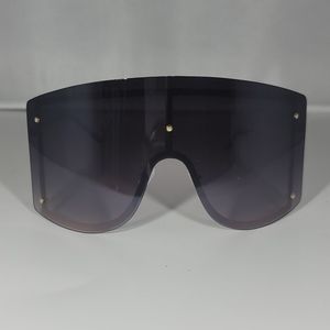 Oversized dark frame sunglasses